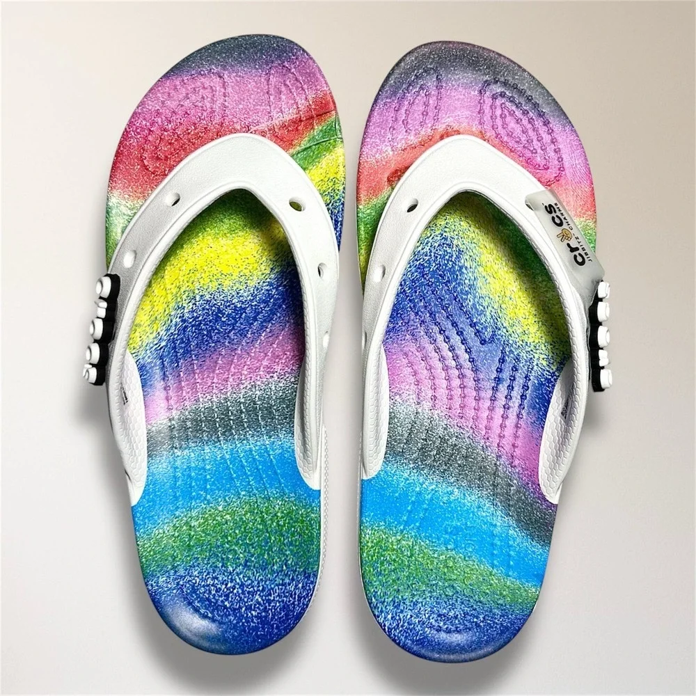 NWT Crocs Classic Flip Rainbow White Spray Tie Dye Sandals Womens 6 Beach Travel